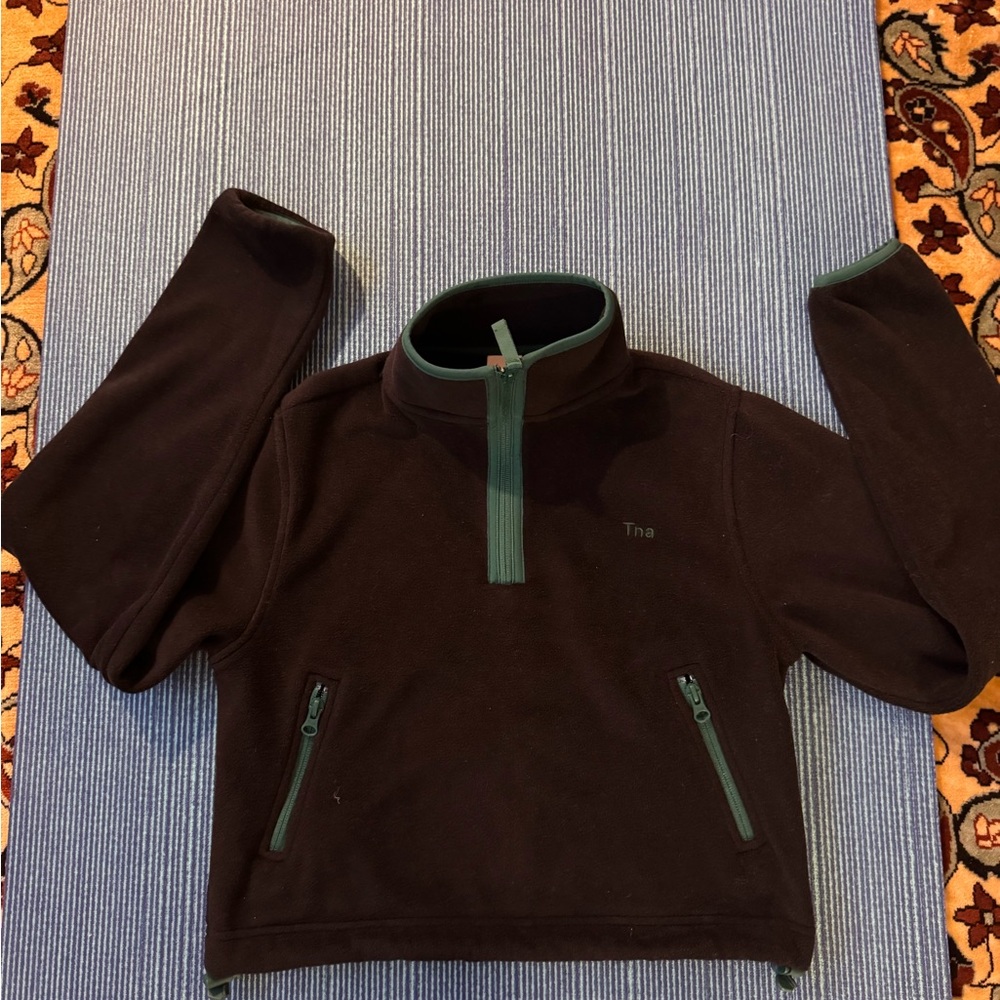 Aritizia TNA 1/2 zip sweater